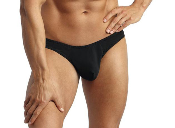 Schwarzer Herren String aus leicht glänzendem, blickdichtem Stoff Männer Dessous Slip einfarbig
