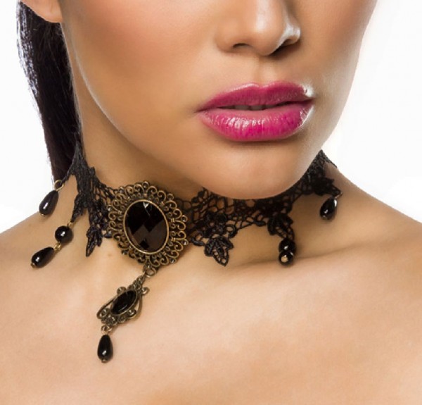 Schwarzer Damen Halsschmuck aus Spitze mit Schmucksteinen und Brosche Häkelspitze im Gothic Look